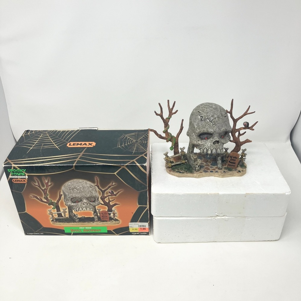 Lemax Spooky Town Skull Archway 33409A with Original Box Halloween Decor 2003